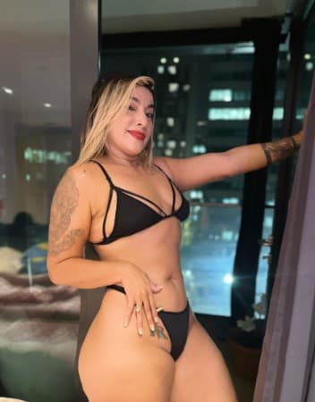 BEATRICE HOT GIRL