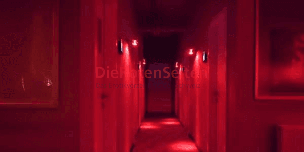RED ROOMS LAUFHAUS