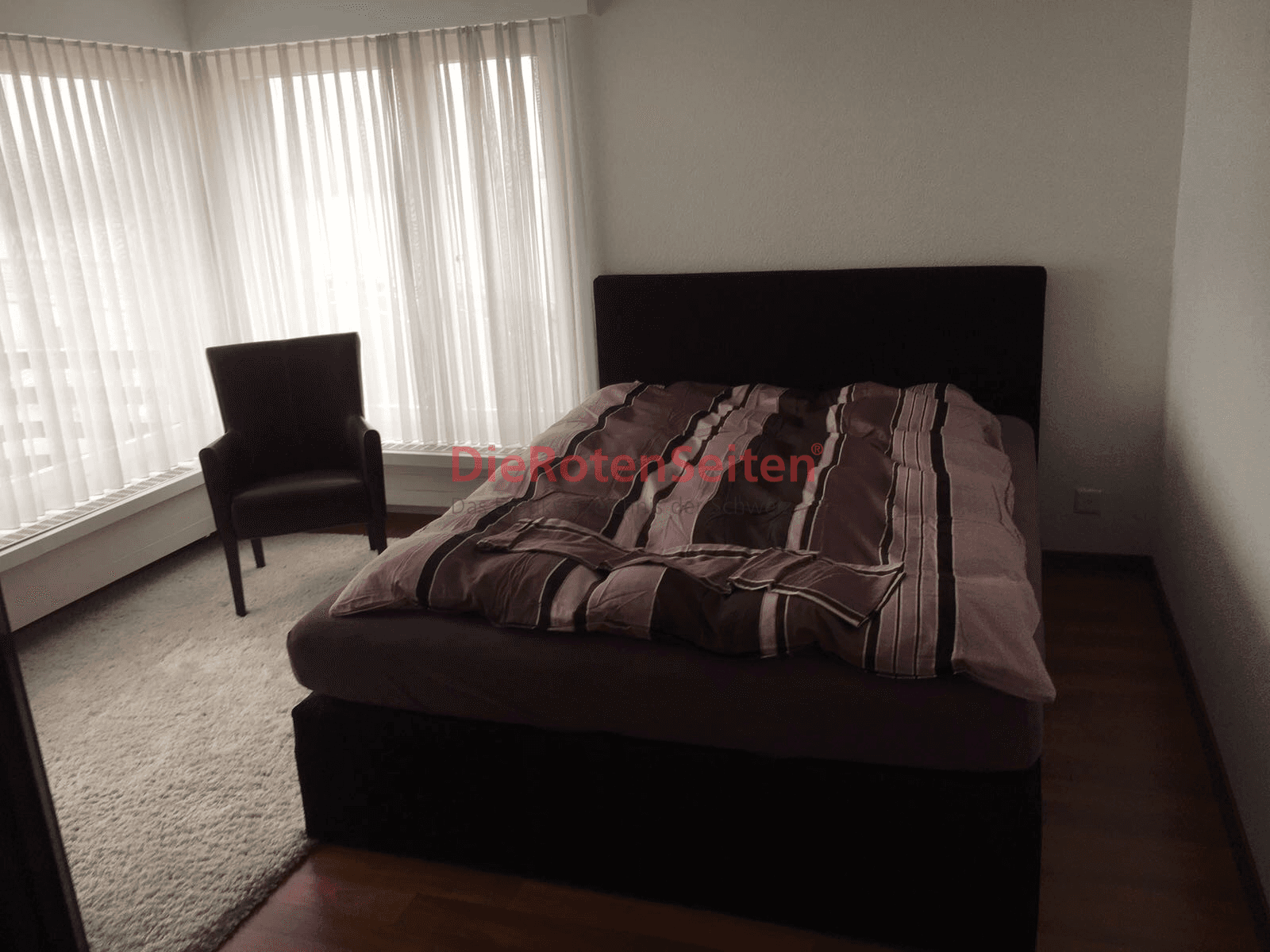 Happy Night Contact Bar